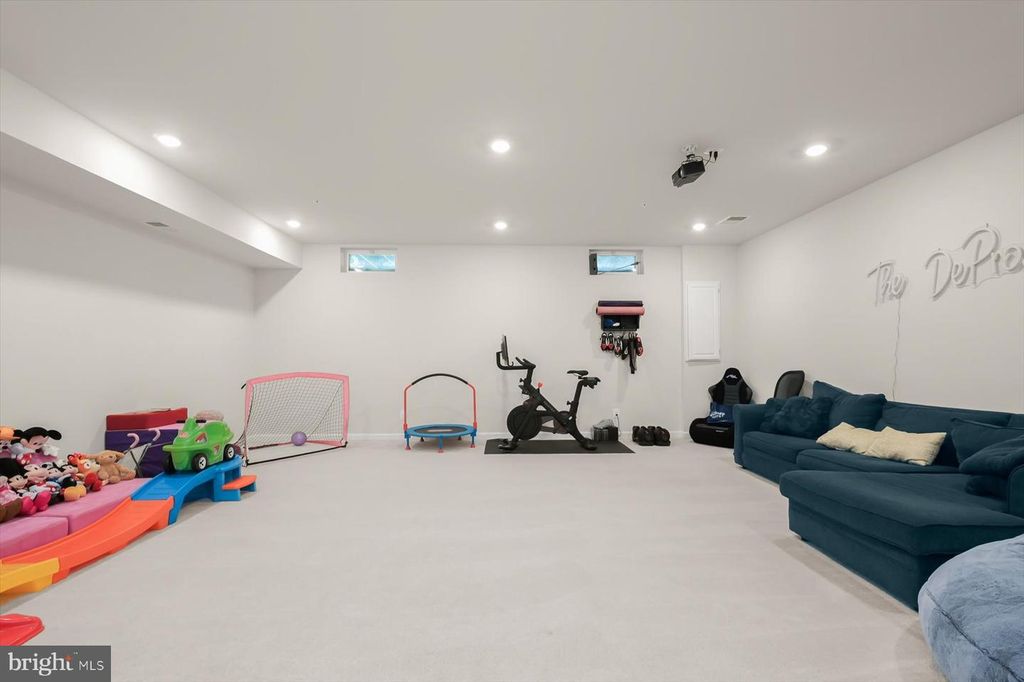 Image 38 of property listing at 10911 BECKENHAM ST, Middle River, MD 21220