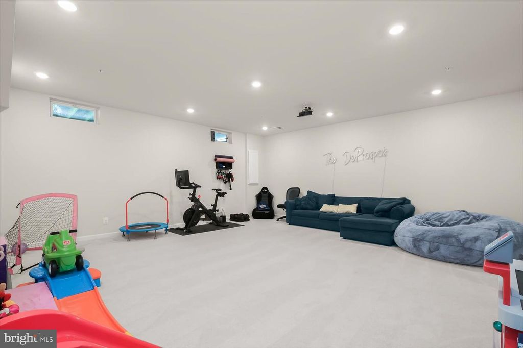 Image 39 of property listing at 10911 BECKENHAM ST, Middle River, MD 21220