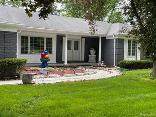 429 Bella Vista Drive, Grand Blanc, MI 48439