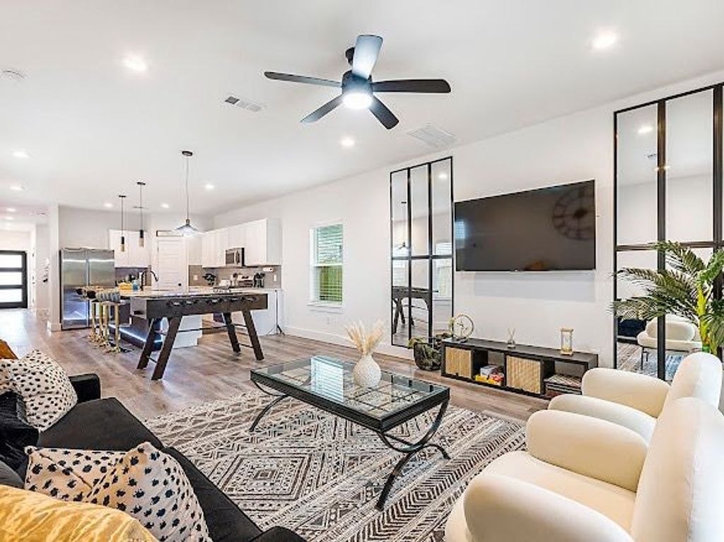 2610 Birmingham Avenue, Dallas, TX 75215