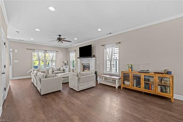 114 Pochin PL, Hampton, VA 23661