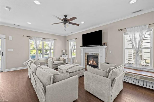 114 Pochin PL, Hampton, VA 23661