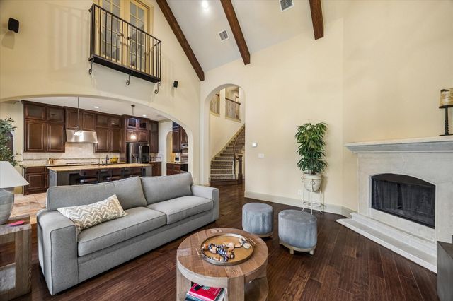 3 Shearling Court, The Woodlands, TX 77389