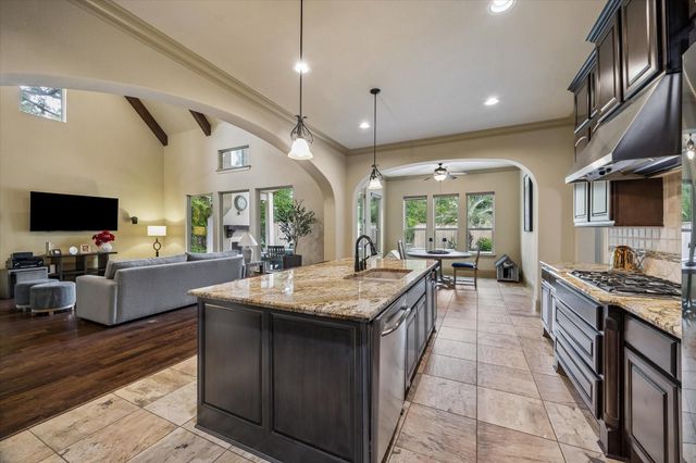 3 Shearling Court, The Woodlands, TX 77389