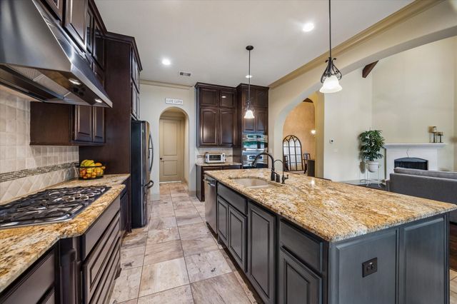 3 Shearling Court, The Woodlands, TX 77389