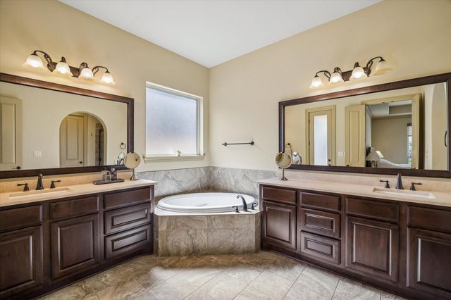 3 Shearling Court, The Woodlands, TX 77389