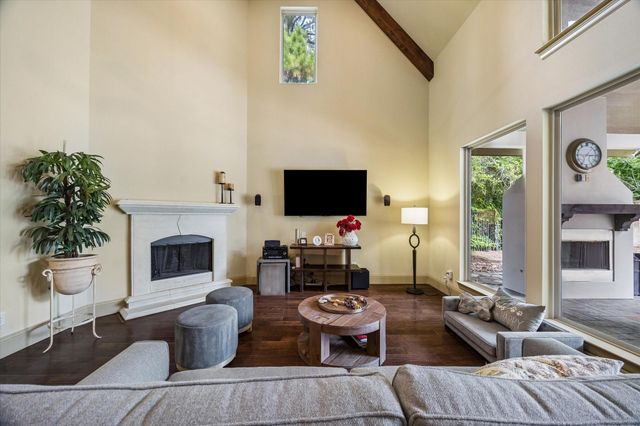 3 Shearling Court, The Woodlands, TX 77389