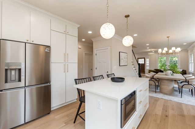 1708 Holly St, Nashville, TN 37206