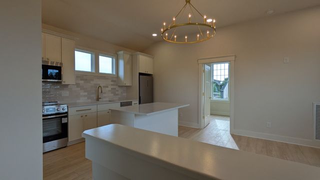 1708 Holly St, Nashville, TN 37206