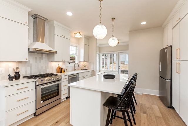 1708 Holly St, Nashville, TN 37206