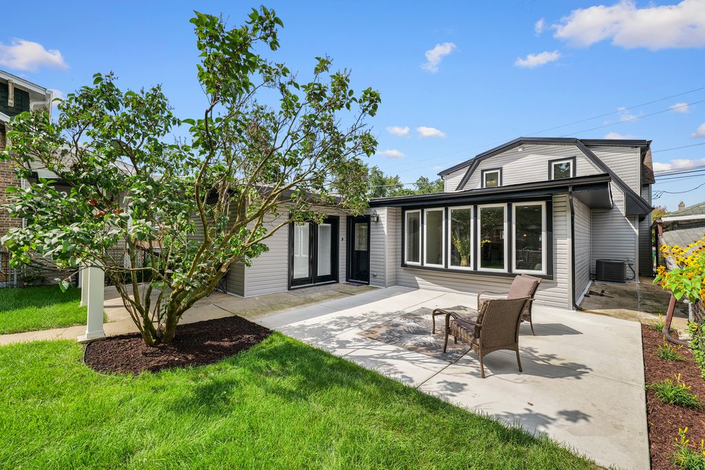 1346 Highland Avenue, Berwyn, IL 60402