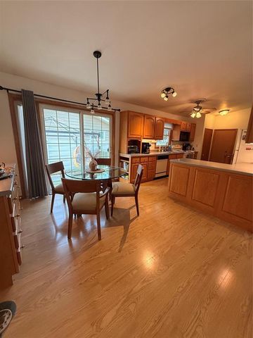 1470 Cummings Avenue, Eau Claire, WI 54701