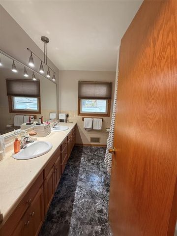 1470 Cummings Avenue, Eau Claire, WI 54701