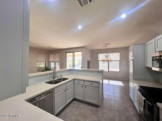 2821 E TYSON Street, Chandler, AZ 85225