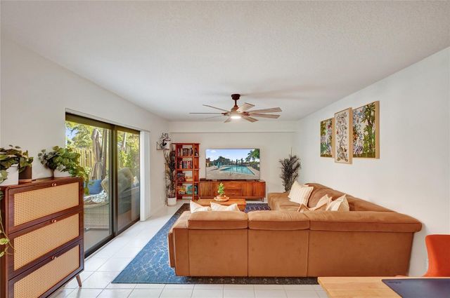 9925 NW 6th Court, Plantation, FL 33324