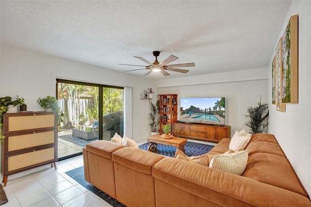 9925 NW 6th Court, Plantation, FL 33324