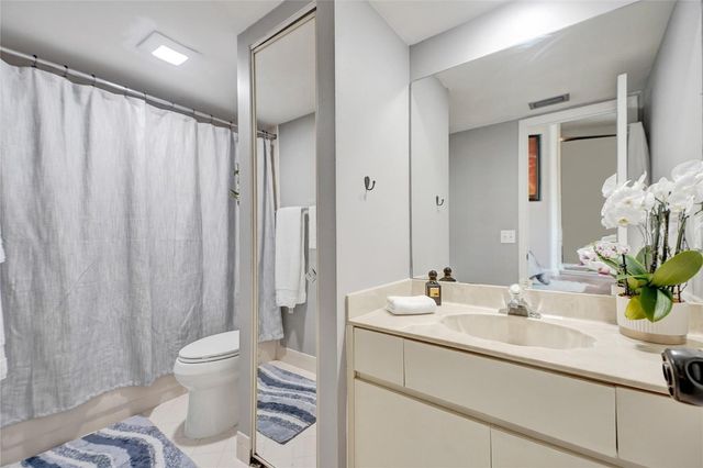 9925 NW 6th Court, Plantation, FL 33324