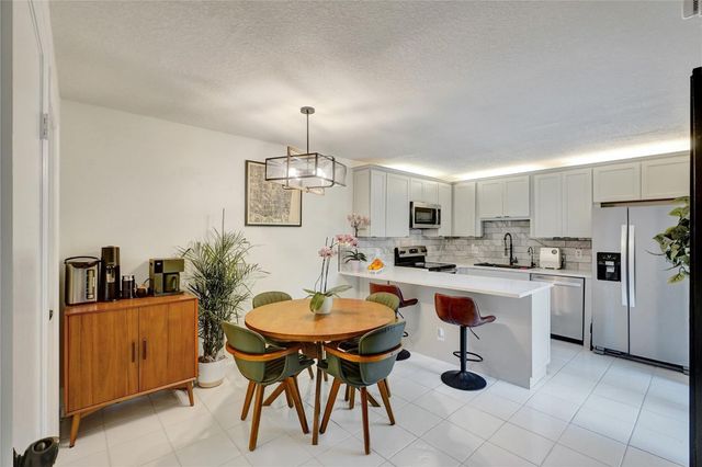 9925 NW 6th Court, Plantation, FL 33324