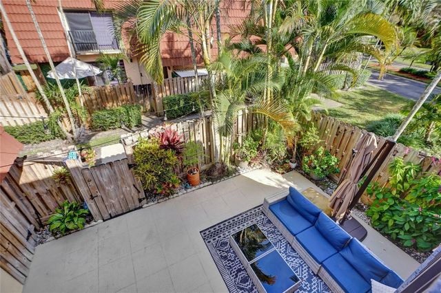 9925 NW 6th Court, Plantation, FL 33324