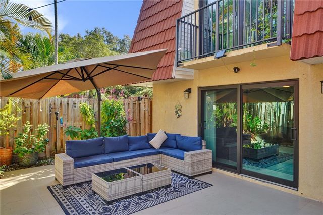 9925 NW 6th Court, Plantation, FL 33324