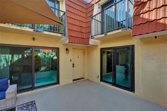 9925 NW 6th Court, Plantation, FL 33324