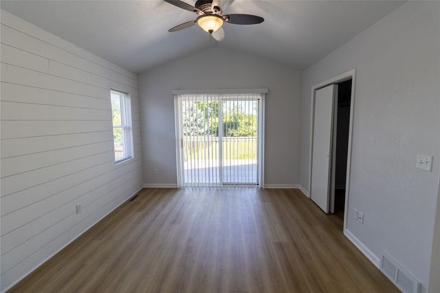 1230 Belmont Parkway NW, Cedar Rapids, IA 52405