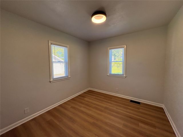 1230 Belmont Parkway NW, Cedar Rapids, IA 52405