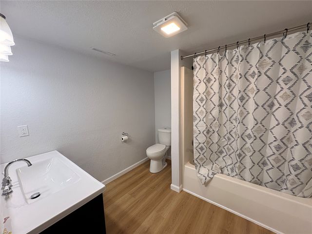 1230 Belmont Parkway NW, Cedar Rapids, IA 52405