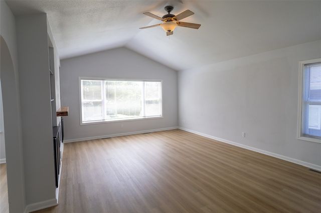 1230 Belmont Parkway NW, Cedar Rapids, IA 52405