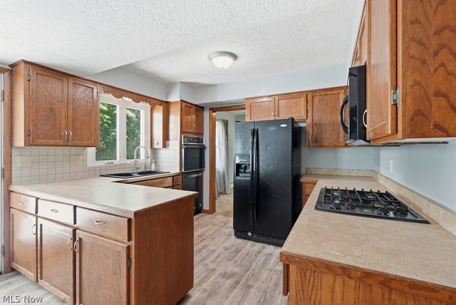 136 Pinehurst Road, Munroe Falls, OH 44262
