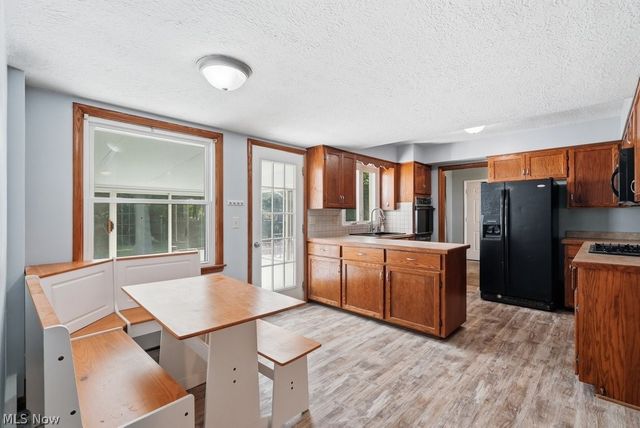 136 Pinehurst Road, Munroe Falls, OH 44262