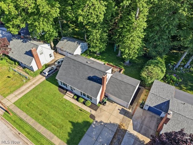 136 Pinehurst Road, Munroe Falls, OH 44262