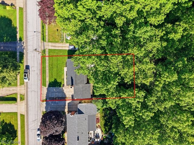 136 Pinehurst Road, Munroe Falls, OH 44262