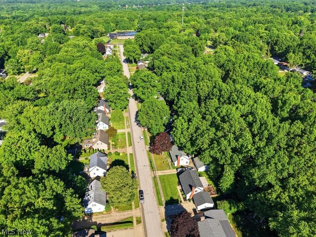 136 Pinehurst Road, Munroe Falls, OH 44262