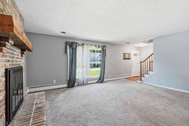 136 Pinehurst Road, Munroe Falls, OH 44262