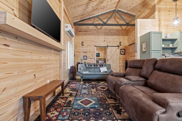 11571 Co Road 76-211, Ava, MO 65608