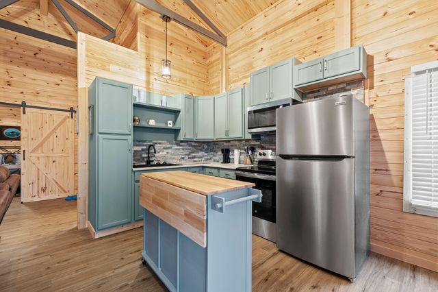 11571 Co Road 76-211, Ava, MO 65608