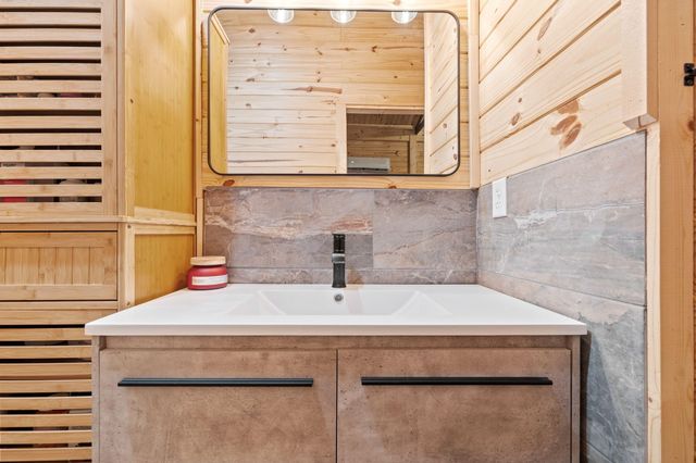 11571 Co Road 76-211, Ava, MO 65608