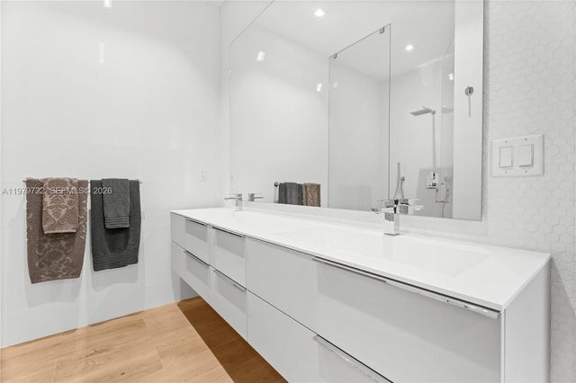 3276 Day Ave 3276, Miami, FL 33133