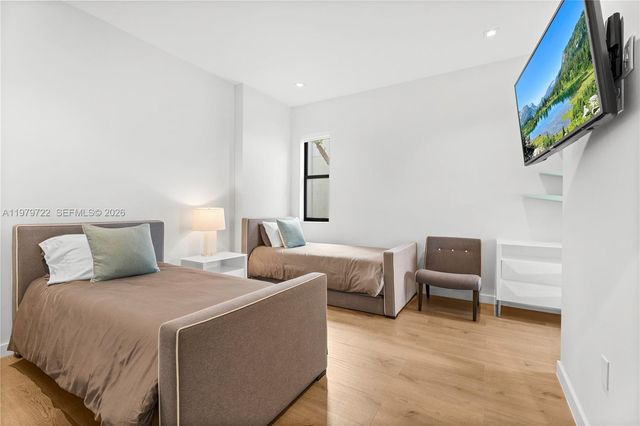 3276 Day Ave 3276, Miami, FL 33133