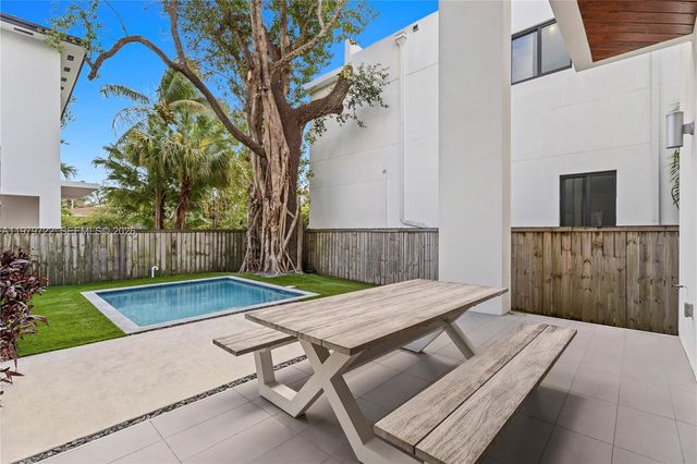 3276 Day Ave 3276, Miami, FL 33133