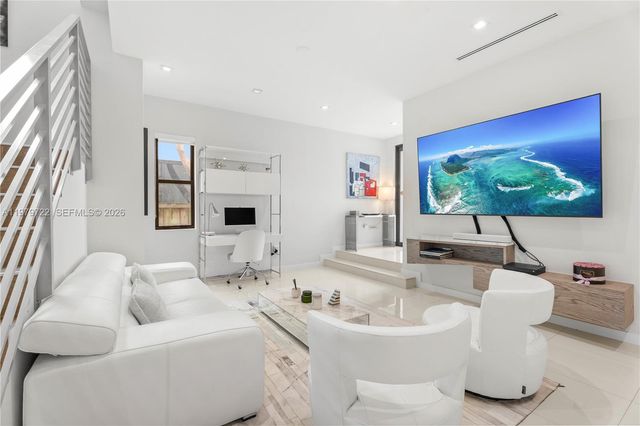 3276 Day Ave 3276, Miami, FL 33133