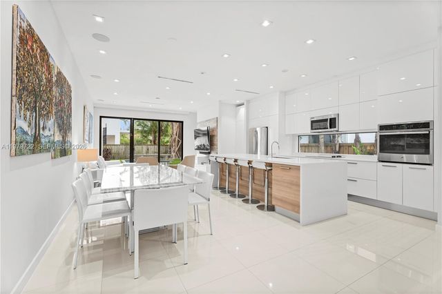 3276 Day Ave 3276, Miami, FL 33133