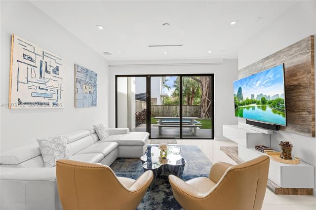 3276 Day Ave 3276, Miami, FL 33133