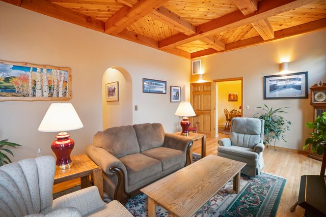 64742 Sylvan Loop, Bend, OR 97701