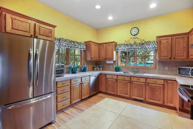 64742 Sylvan Loop, Bend, OR 97701