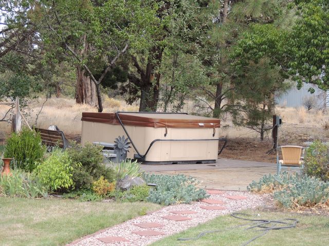 64742 Sylvan Loop, Bend, OR 97701