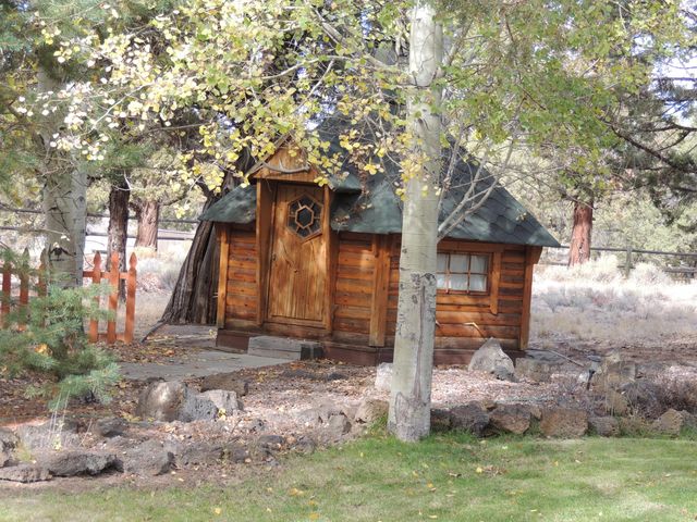 64742 Sylvan Loop, Bend, OR 97701