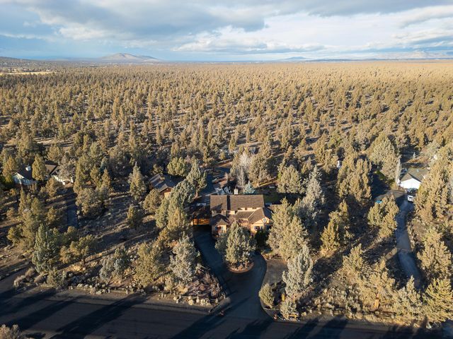 64742 Sylvan Loop, Bend, OR 97701