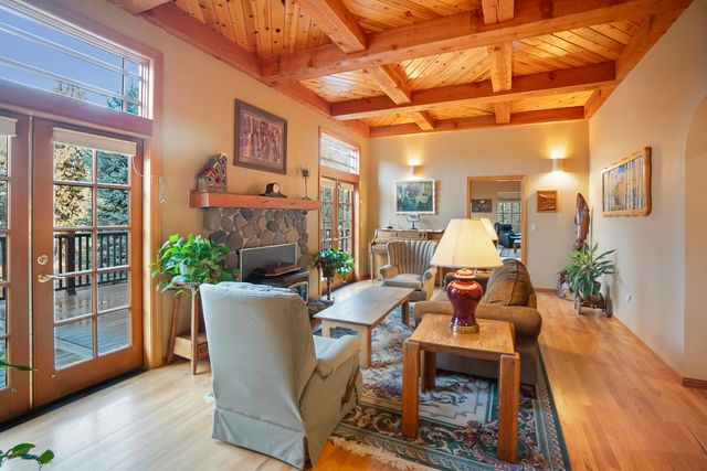 64742 Sylvan Loop, Bend, OR 97701